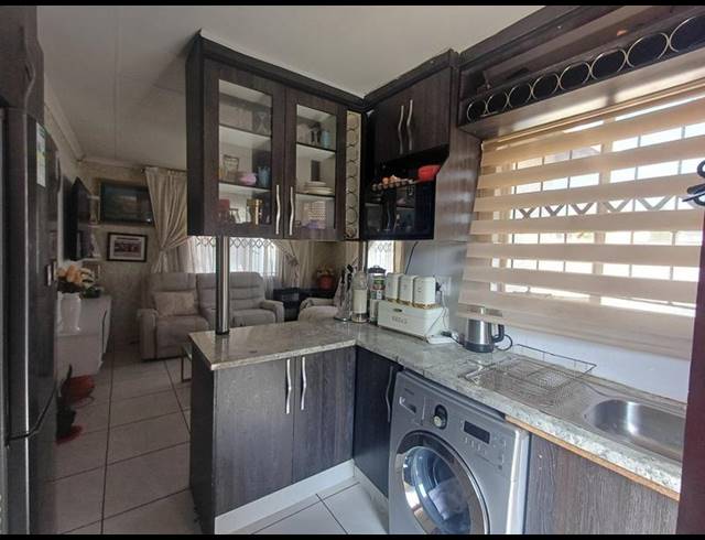 3 BEDROOM HOUSE FOR SALE IN BLUE HILLS